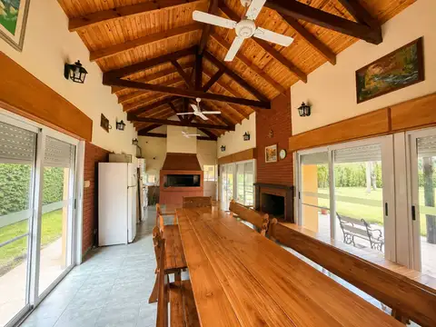 Casa 6 ambientes con 3 baños