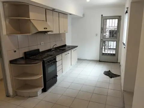 OVIDIO LAGOS 3290 | CASA PB 2 DORMITORIOS CON COCHERA DOBLE Y PATIOS