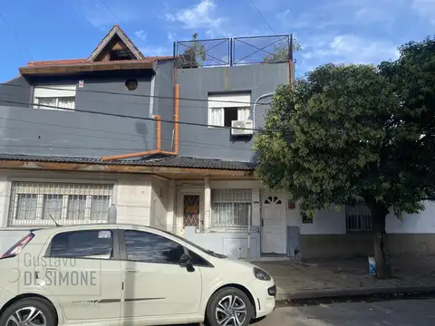 Venta PH al frente con Terraza, luminoso en Ciudadela