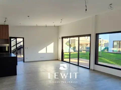 Casa en Venta en Neuquen, USD 470.000