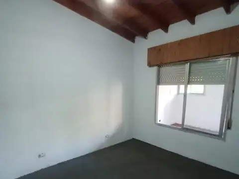 Depto Tipo Casa en Alquiler de 3 ambientes
