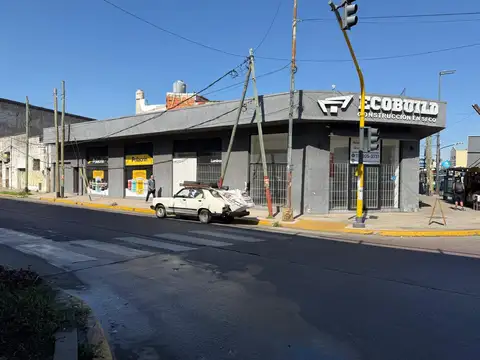 Local en equina en Gerli - LANUS