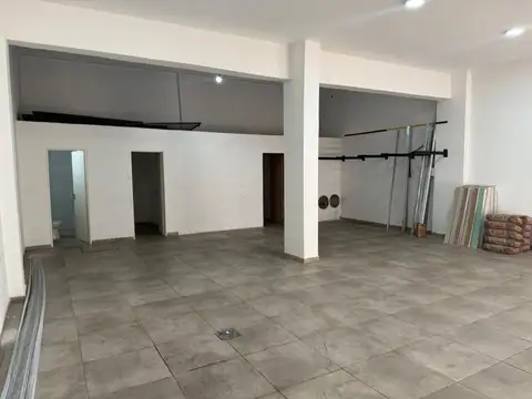 Local en equina en Gerli - LANUS
