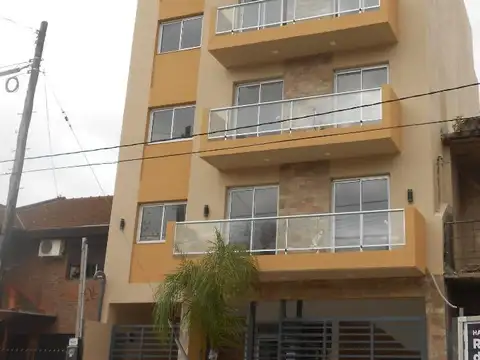 ALQUILER - Departamento 2 amb. con balcon y cochera