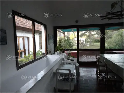 En alquiler.. amplia casa con capacidad para 10 personas.