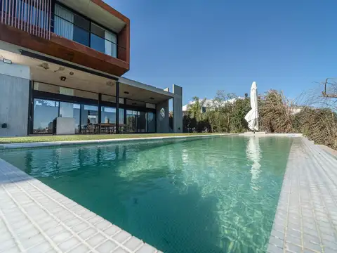 Venta Casa 4 ambientes Puertos del Lago Acacias, Escobar