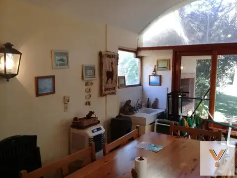 Casa 4 ambientes con 2 baños