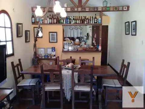 Casa en Venta con 3 cocheras