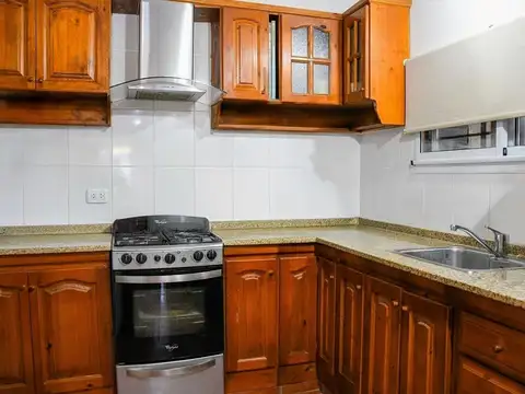 Casa 4 ambientes con 1 baño