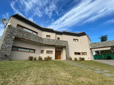 Casa en Alquiler en Guillermo E Hudson, USD 2.500