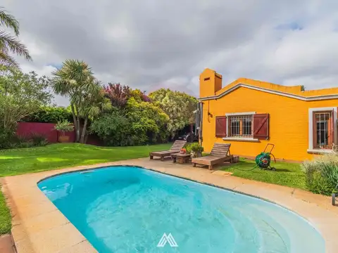 Venta CASA 4 dormitorios piscina Barra de Carrasco