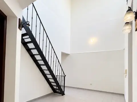Depto Tipo Casa en Alquiler de 4 ambientes