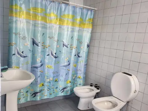 Casa 6 ambientes con 4 baños