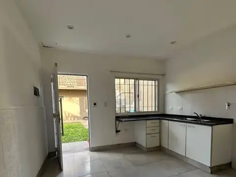 Depto Tipo Casa en Alquiler de 2 ambientes