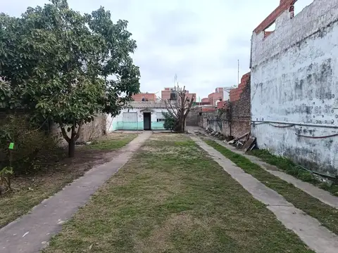 Casa 3 amb. Sobre lote de 10 x 35 mts
