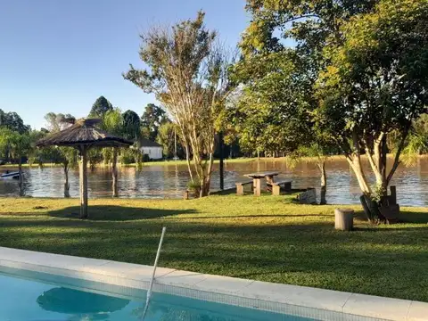 Casa 7 ambientes con 4 baños