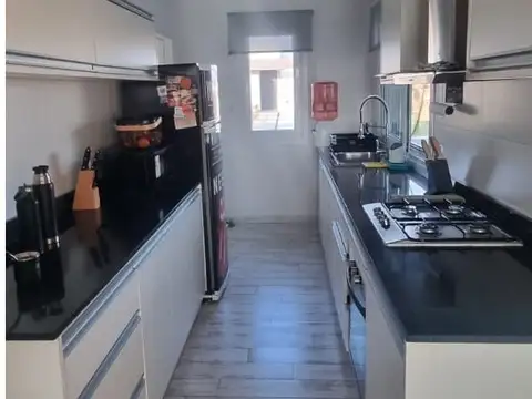 Casa 4 ambientes con 3 baños