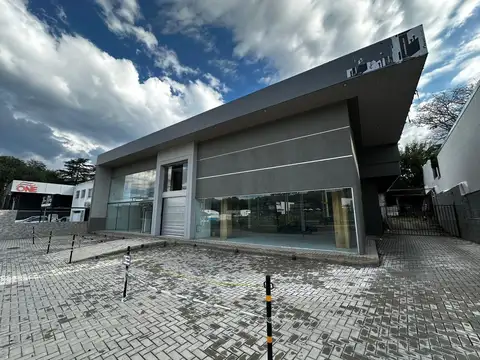 IMPONENTE LOCAL 500M2 RUTA E-53 - RÍO CEBALLOS
