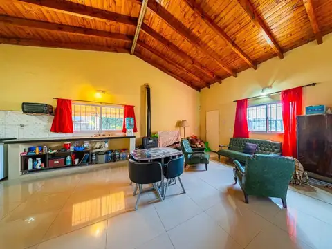 Casa 3 ambientes con 1 baño
