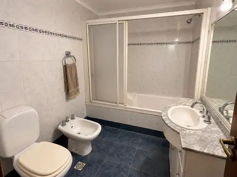 Depto Tipo Casa 5 ambientes con 3 baños