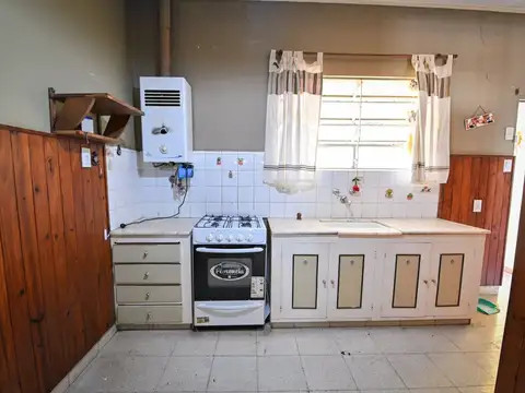 CASA EN VENTA 3 DORM BARRIO CENTRO I