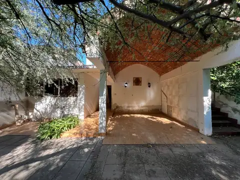 SE VENDE CASA EN VILLA DOLORES 4900 m2 DE TERRENO
