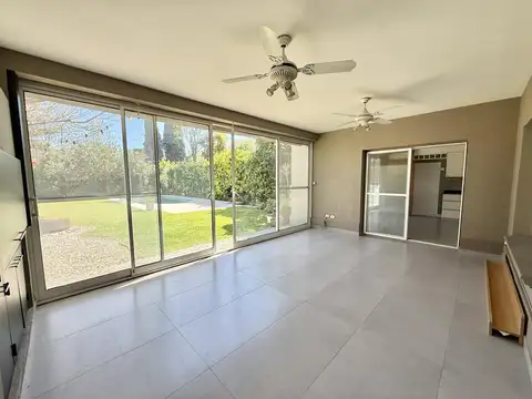 Casa 7 ambientes con 3 baños