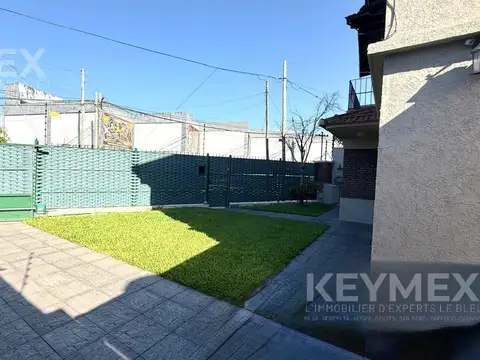 Casa en Venta con 4 cocheras