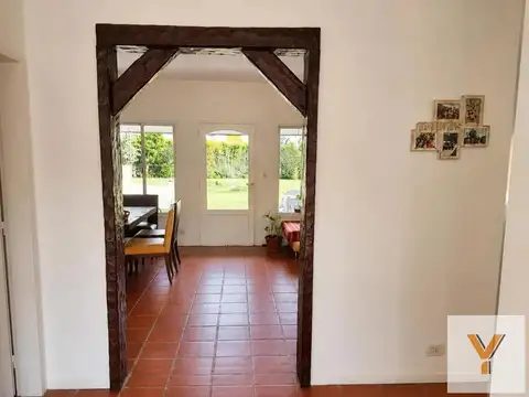 Casa 5 ambientes con 4 baños