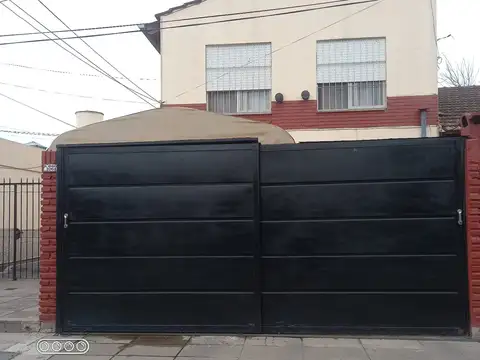 Depto Tipo Casa en Venta en Castelar Sur, USD 80.000