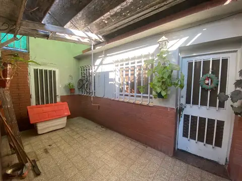 Venta casa de pasillo única de 2 dormitorios