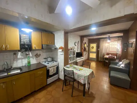 Venta casa de pasillo única de 2 dormitorios