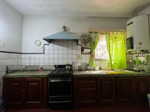 Casa 6 ambientes con 3 baños