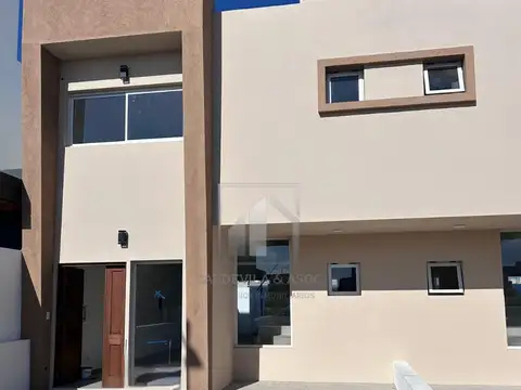 Brisas De Manantiales 100