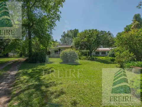 VENTA CASA en Terreno 4.150m2 en el centro de Pilar - Ideal emprendimiento