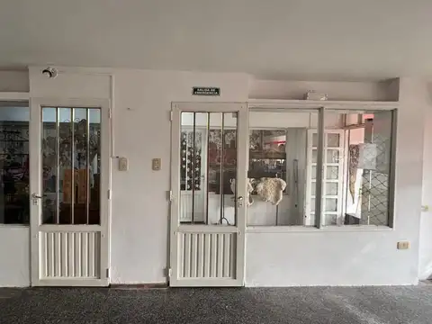 Local en alquiler en centro de  Roldán