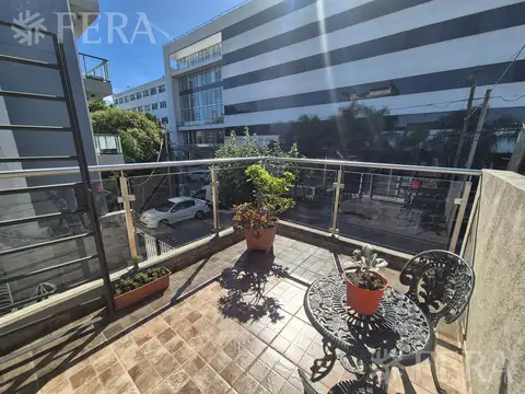 Depto Tipo Casa en Venta con 1 cocheras