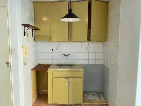 Cómodo monoambiente apto profesional en alquiler sobre Av. Libertador, Olivos.