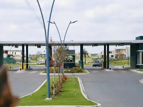 Terreno en venta en Carpinchos. Nordelta.