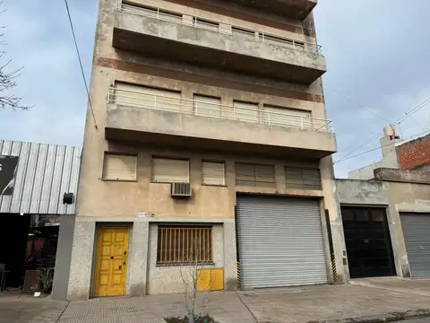 GALPON EN VENTA 1700M2 PARQUE AVELLANEDA