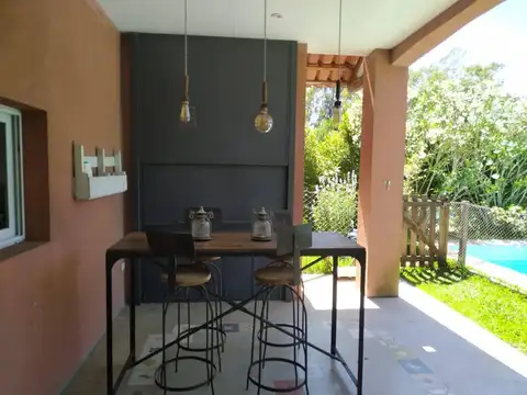 Casa en Alquiler Temporal con 2 cocheras