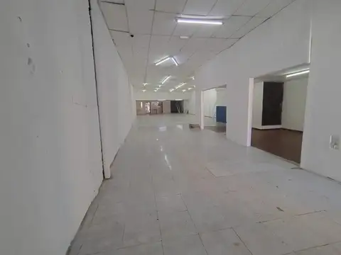 ALQUILER - Local de 460m2. Pichincha, Rosario
