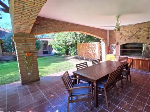 Casa 5 ambientes con 3 baños