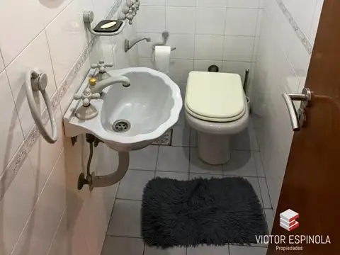 Casa 6 ambientes con 1 baño
