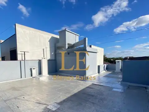 Depto Tipo Casa en Venta de 3 ambientes