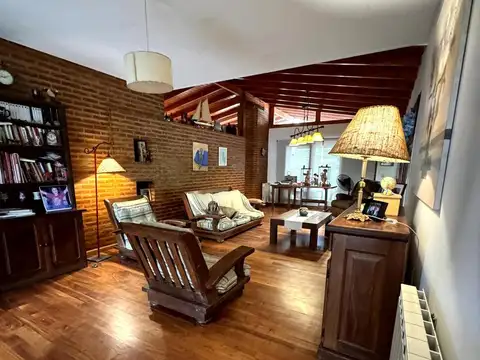 Casa 6 ambientes con 3 baños