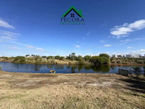 Terreno en Venta 20  mts Frente