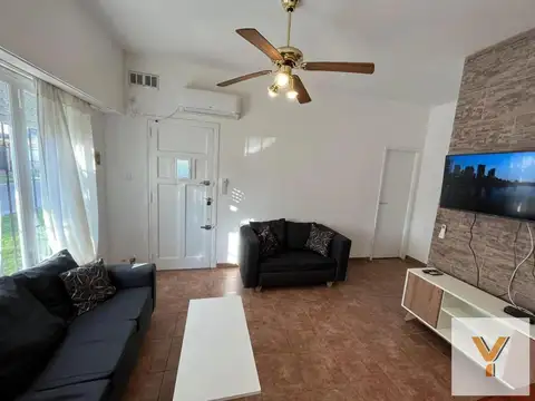 Casa en Alquiler en Punta Mogotes, $ 1.000.000