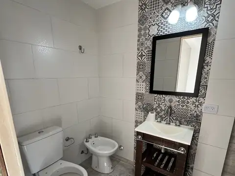 Monoambiente amplio con balcón