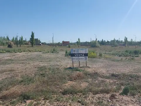 Lote en barrio El Sol de General Fernandez Oro - Frente a calle principal